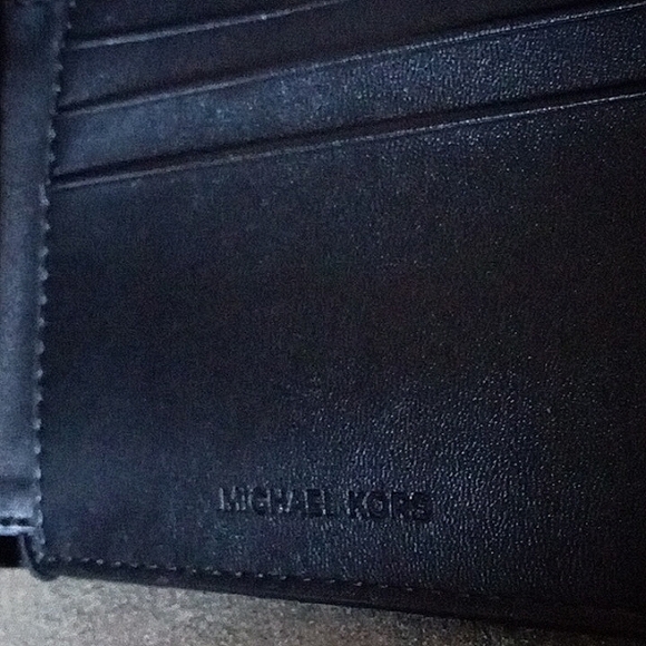 New! MICHAEL KORS MK Monogram Jet Set Mens Billfold Wallet. - Picture 10 of 11